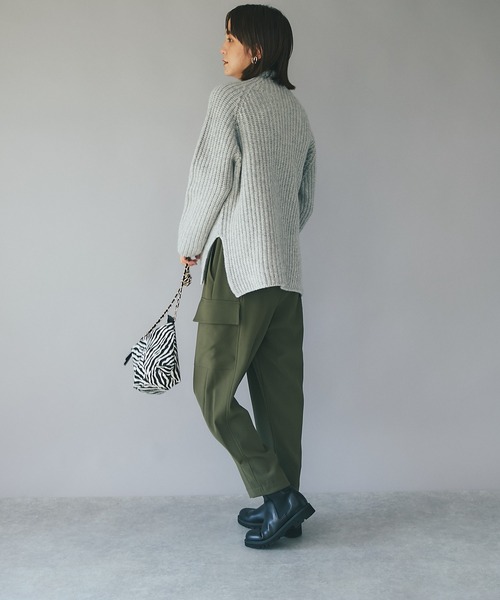 RIVE DROITE（リヴドロワ）の「モードな着こなしに映える/タックヘムカーゴパンツ（カーゴパンツ・レディース・カーキ/ネイビー・36/38）」の12枚目の写真