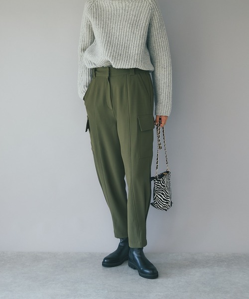 RIVE DROITE（リヴドロワ）の「モードな着こなしに映える/タックヘムカーゴパンツ（カーゴパンツ・レディース・カーキ/ネイビー・36/38）」の3枚目の写真