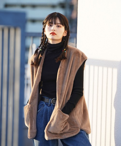 re_k by JUNRED(レクバイジュンレッド)の「re_k by JUNRED / ルーズファーベスト(ベスト・メンズ・ブラウン/ブラック/ベージュ・M/L)」の3枚目の写真