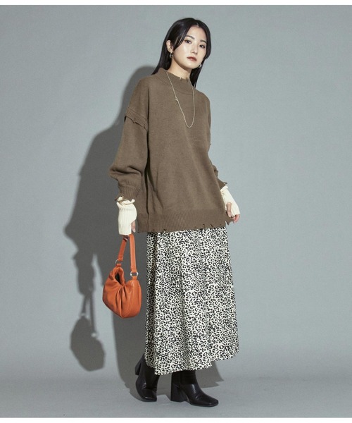 ANAP(アナップ)の「アウトシームデザインニットトップスセーター(ニット/セーター・レディース・スミクロ/ブラウン/アイボリー・FREE)」の8枚目の写真