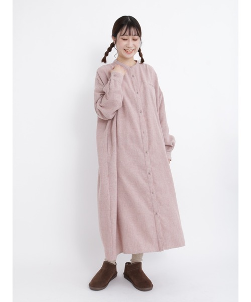 Samansa Mos2(サマンサ モスモス)の「ウールライクカルゼシャツワンピース(ワンピース・レディース・レッド/ベージュ/ネイビー/チャコール・フリ-)」の4枚目の写真