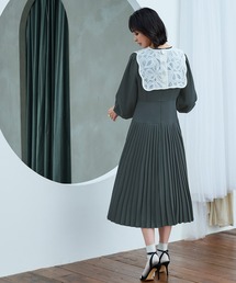 【 】プリーツスカートミディ丈ワンピース プリーツスカート付きミディ丈ベストワンピース - ベージュ