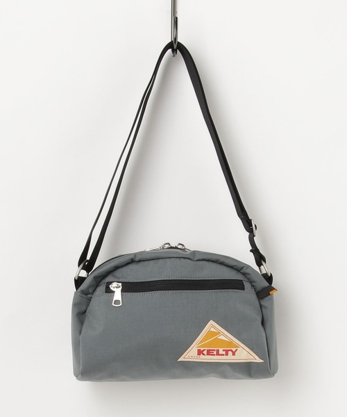 KELTY（ケルティ）の「＜500mlペットボトル収納可＞【KELTY/ケルティ】ナイロンポーチ　ラウンドトップショルダーバッグS / ROUND TOP BAG S（ショルダーバッグ・メンズ・ブラック/ブラウン系その他/モカ/マスタード/セージグリーン/タン/ダークグレー/オリーブ/ネイビー・FREE）」の2枚目の写真