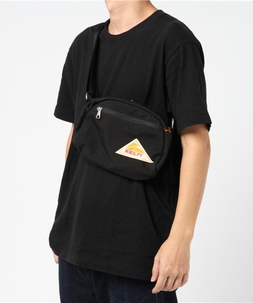 KELTY（ケルティ）の「＜500mlペットボトル収納可＞【KELTY/ケルティ】ナイロンポーチ　ラウンドトップショルダーバッグS / ROUND TOP BAG S（ショルダーバッグ・メンズ・ブラック/ブラウン系その他/モカ/マスタード/セージグリーン/タン/ダークグレー/オリーブ/ネイビー・FREE）」の13枚目の写真