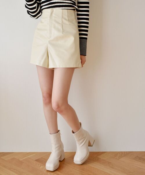 ems excite(エムズエキサイト)の「フェイクレザーSPT(その他パンツ・レディース・ベージュ/ブラック/ナチュラル・FREE)」の3枚目の写真