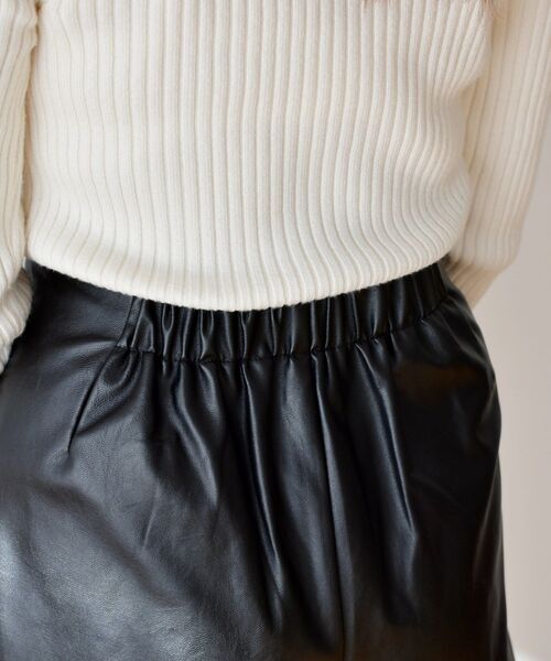 ems excite(エムズエキサイト)の「フェイクレザーSPT(その他パンツ・レディース・ベージュ/ブラック/ナチュラル・FREE)」の21枚目の写真