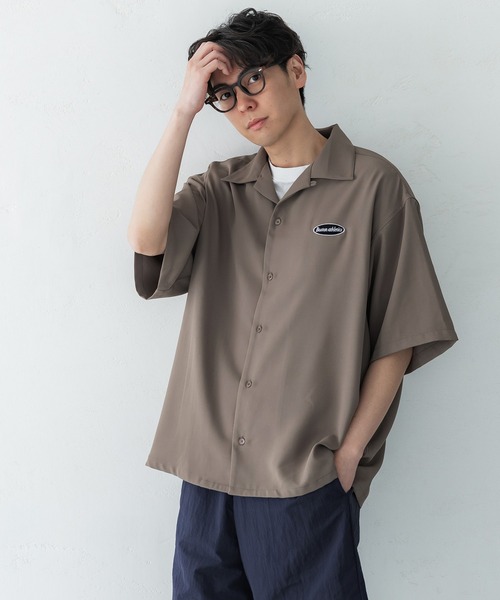 coca(coca)(コカ)の「メンズポリツイルワッペン開襟シャツ(シャツ/ブラウス・メンズ・ベージュ/アイボリー・M/L/XL)」の1枚目の写真