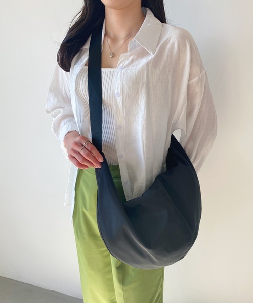 thank U more(サンキューモア)の「ソフトナイロン ボディバッグ 【斜め掛け対応】(ショルダーバッグ・レディース・ベージュ/ブラック・FREE)」の8枚目の写真