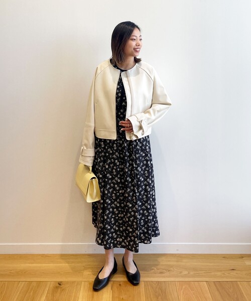 OPAQUE.CLIP（オペークドットクリップ）の「◆フラワープリントワンピース【洗濯機洗い可】（ワンピース・レディース・ブルー系/ブラック系・36/38）」の7枚目の写真