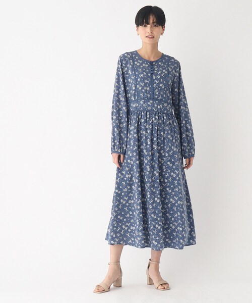 OPAQUE.CLIP（オペークドットクリップ）の「◆フラワープリントワンピース【洗濯機洗い可】（ワンピース・レディース・ブルー系/ブラック系・36/38）」の10枚目の写真