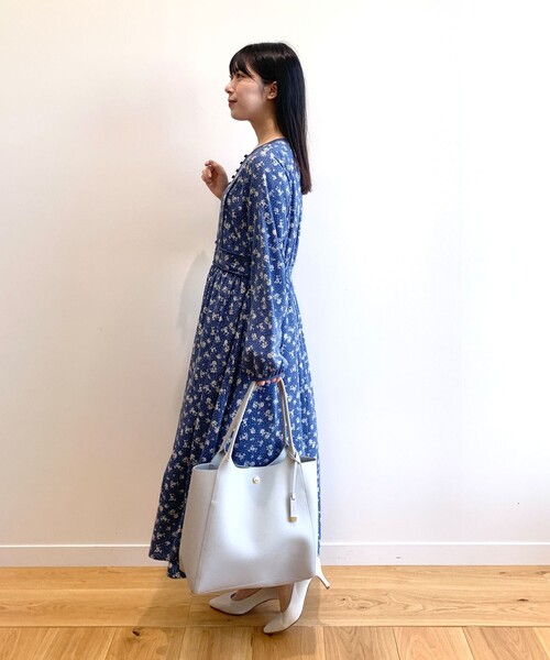 OPAQUE.CLIP（オペークドットクリップ）の「◆フラワープリントワンピース【洗濯機洗い可】（ワンピース・レディース・ブルー系/ブラック系・36/38）」の13枚目の写真