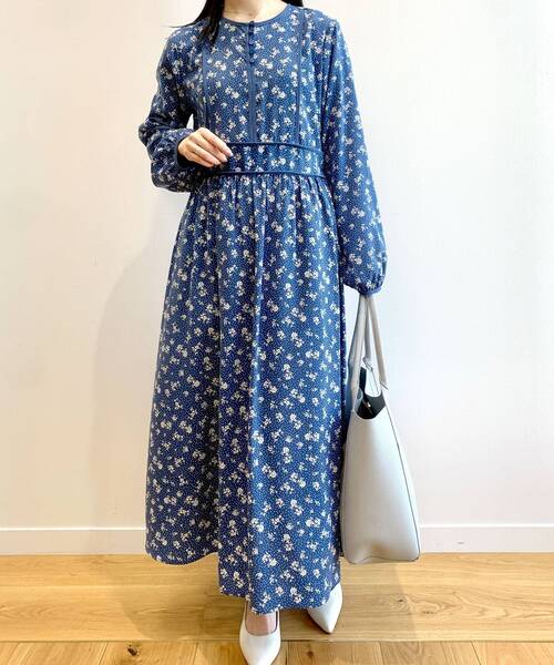 OPAQUE.CLIP（オペークドットクリップ）の「◆フラワープリントワンピース【洗濯機洗い可】（ワンピース・レディース・ブルー系/ブラック系・36/38）」の14枚目の写真