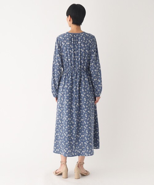 OPAQUE.CLIP（オペークドットクリップ）の「◆フラワープリントワンピース【洗濯機洗い可】（ワンピース・レディース・ブルー系/ブラック系・36/38）」の19枚目の写真