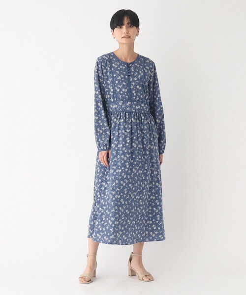 OPAQUE.CLIP（オペークドットクリップ）の「◆フラワープリントワンピース【洗濯機洗い可】（ワンピース・レディース・ブルー系/ブラック系・36/38）」の21枚目の写真