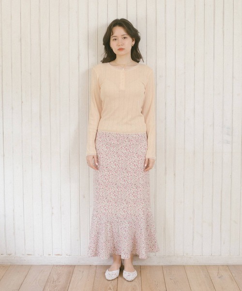 クリアボタン ヘンリーネックカットソー クリーム TINA：JOJUN クリアボタン ヘンリーネックカットソー TINA：JOJUN（Tシャツ