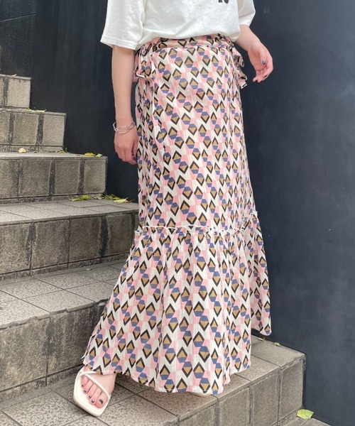 CIAOPANIC（チャオパニック）の「幾何学柄2WAYキャミワンピース（ワンピース・レディース・ホワイト/ベージュ・FREE）」の10枚目の写真