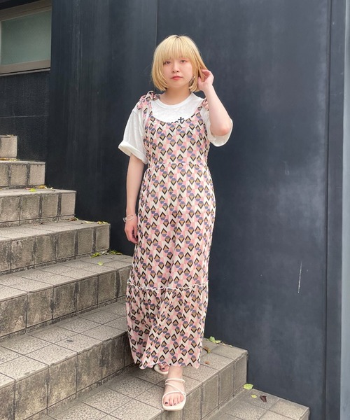 CIAOPANIC（チャオパニック）の「幾何学柄2WAYキャミワンピース（ワンピース・レディース・ホワイト/ベージュ・FREE）」の3枚目の写真