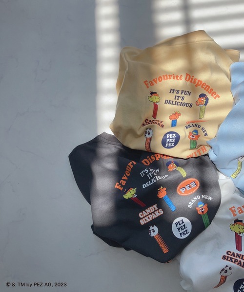 AS KNOW AS plus(アズノゥアズプラス)の「○アクリルキーホルダー付き PEZ Tシャツ【PEZ/ペッツ】(Tシャツ/カットソー・レディース・オフホワイト/ブルー/ピンク/スミクロ/イエロー系/ホワイト系/サックスブルー系/ブラック系/オートミール/ホワイト系1/ブラック系1/パープル系1/アイボリー系1/アイボリー系2/ブラック系2/ホワイト系2/オレンジ系2・FREE)」の7枚目の写真