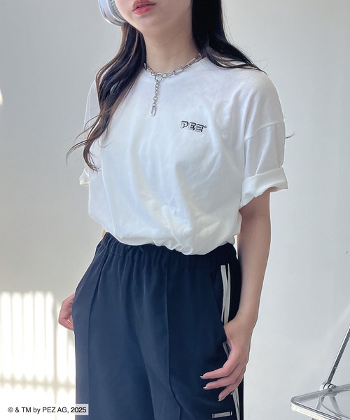 AS KNOW AS plus(アズノゥアズプラス)の「○アクリルキーホルダー付き PEZ Tシャツ【PEZ/ペッツ】(Tシャツ/カットソー・レディース・オフホワイト/ブルー/ピンク/スミクロ/イエロー系/ホワイト系/サックスブルー系/ブラック系/オートミール/ホワイト系1/ブラック系1/パープル系1/アイボリー系1/アイボリー系2/ブラック系2/ホワイト系2/オレンジ系2・FREE)」の19枚目の写真