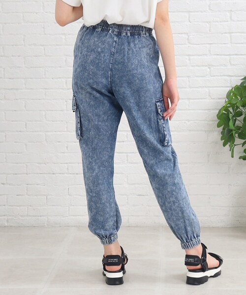 PINK-latte（ピンクラテ）の「◆【接触冷感/130cmサイズあり】ひんやり快適♪カーゴパンツ（その他パンツ・キッズ・ブルー系9/カーキ/ブラック・16/13/14/15 ）」の13枚目の写真