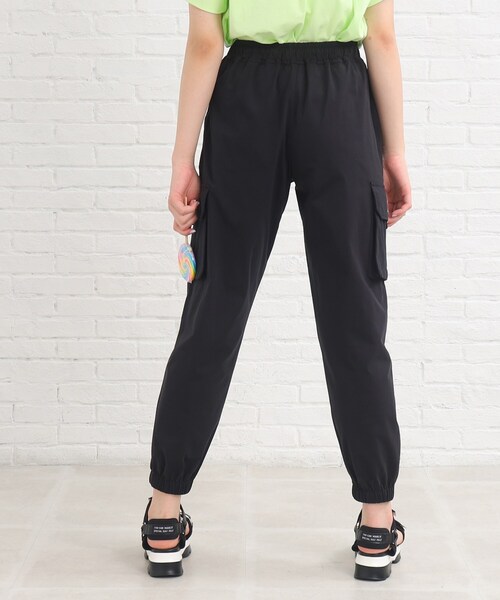 PINK-latte（ピンクラテ）の「◆【接触冷感/130cmサイズあり】ひんやり快適♪カーゴパンツ（その他パンツ・キッズ・ブルー系9/カーキ/ブラック・16/13/14/15 ）」の21枚目の写真