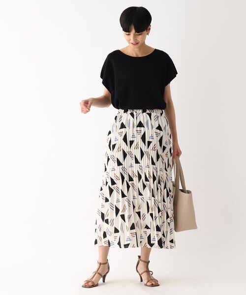 OPAQUE.CLIP（オペークドットクリップ）の「◆幾何プリントプリーツスカート【イージーケア/洗濯機洗い可】（スカート・レディース・ブラック系/ホワイト系3・38/40/42）」の5枚目の写真