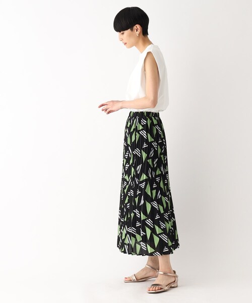 OPAQUE.CLIP（オペークドットクリップ）の「◆幾何プリントプリーツスカート【イージーケア/洗濯機洗い可】（スカート・レディース・ブラック系/ホワイト系3・38/40/42）」の6枚目の写真