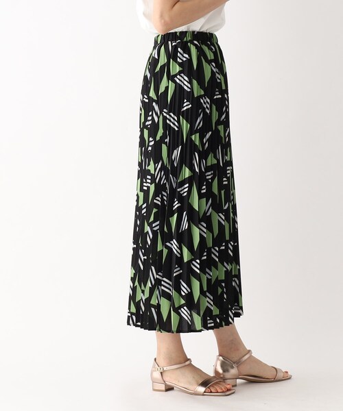 OPAQUE.CLIP（オペークドットクリップ）の「◆幾何プリントプリーツスカート【イージーケア/洗濯機洗い可】（スカート・レディース・ブラック系/ホワイト系3・38/40/42）」の19枚目の写真