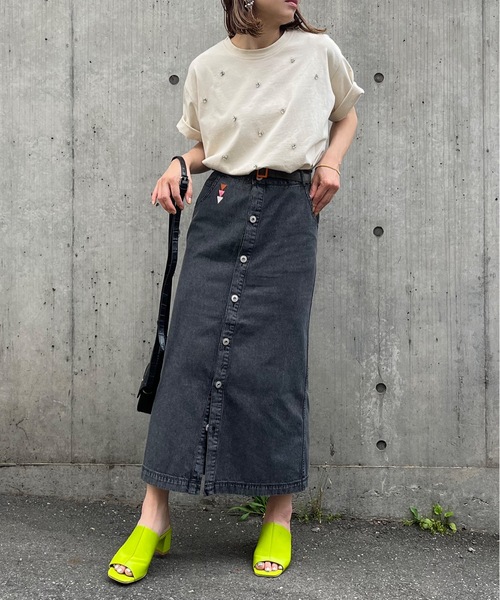 mi via loca（ミヴィアロカ）の「刺繍入りデニム前開きスカート（デニムスカート・レディース・ブルー/ブラック・FREE）」の13枚目の写真