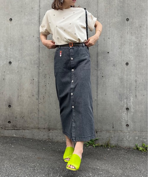 mi via loca（ミヴィアロカ）の「刺繍入りデニム前開きスカート（デニムスカート・レディース・ブルー/ブラック・FREE）」の16枚目の写真