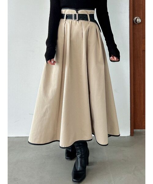 dazzlin（ダズリン）の「バイカラータックボリュームスカート（スカート・レディース・アイボリー/ブラック/ベージュ・SMALL/MEDIUM）」の3枚目の写真