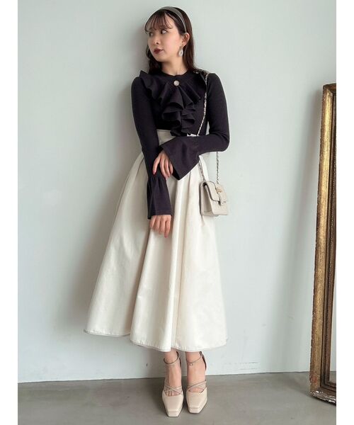 dazzlin（ダズリン）の「バイカラータックボリュームスカート（スカート・レディース・アイボリー/ブラック/ベージュ・SMALL/MEDIUM）」の8枚目の写真