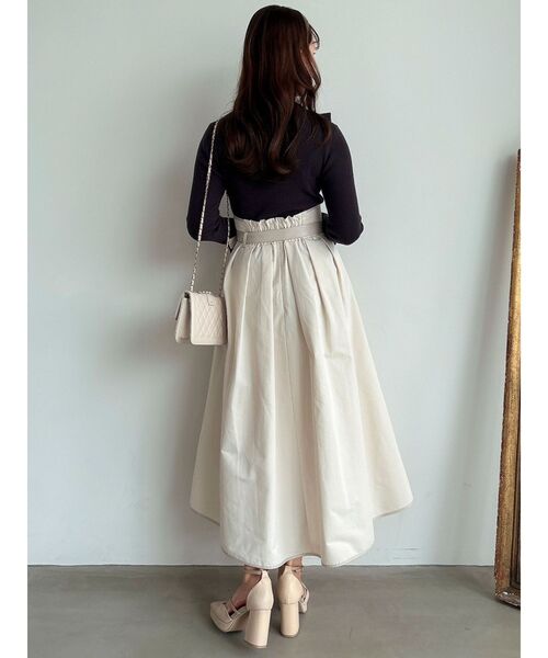 dazzlin（ダズリン）の「バイカラータックボリュームスカート（スカート・レディース・アイボリー/ブラック/ベージュ・SMALL/MEDIUM）」の10枚目の写真