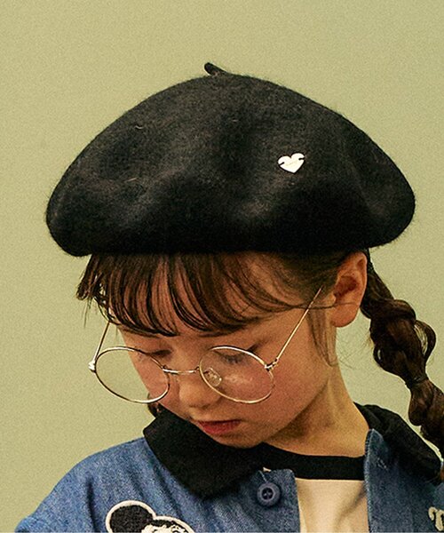 apres les cours（アプレレクール）の「ハートプレートベレー（ハンチング/ベレー帽・キッズ・ローズ/ブラック/ベージュ・54/58/50）」の2枚目の写真