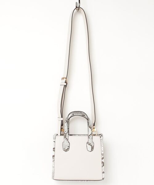Guess（ゲス）の「SILVANA 2 Compartmnt Mini Tote トートバッグ レディース（トートバッグ・レディース・ナチュラル・ONE SIZE）」の6枚目の写真