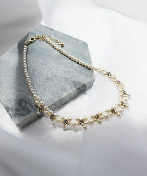 Dorry Doll(ドリードール)の「パール編み込みビジューネックレス(ネックレス・レディース・オフホワイト・FREE)」の2枚目の写真