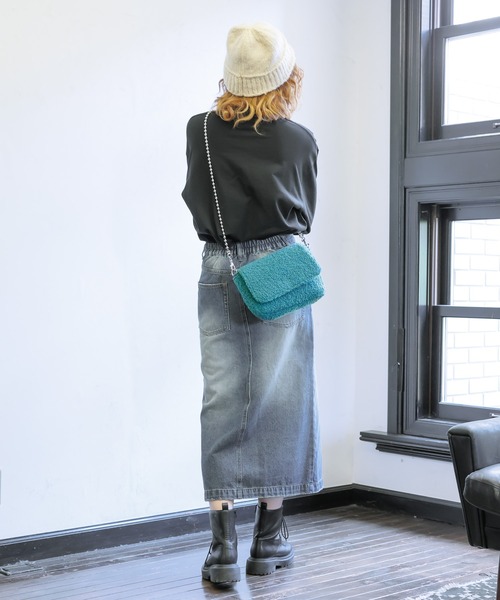PAGEBOY(ページボーイ)の「PBLIM/フロッキーロゴロンT(Tシャツ/カットソー・レディース・ブラック/オフホワイト・MEDIUM/LARGE)」の11枚目の写真