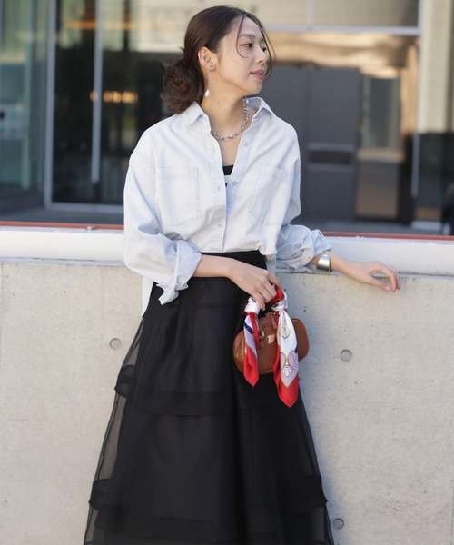 JUSGLITTY（ジャスグリッティー）の「クロップドデニムシャツ（シャツ/ブラウス・レディース・ブルー系その他3/ライトブルー/ピンク/サックスブルー・2/1）」の3枚目の写真