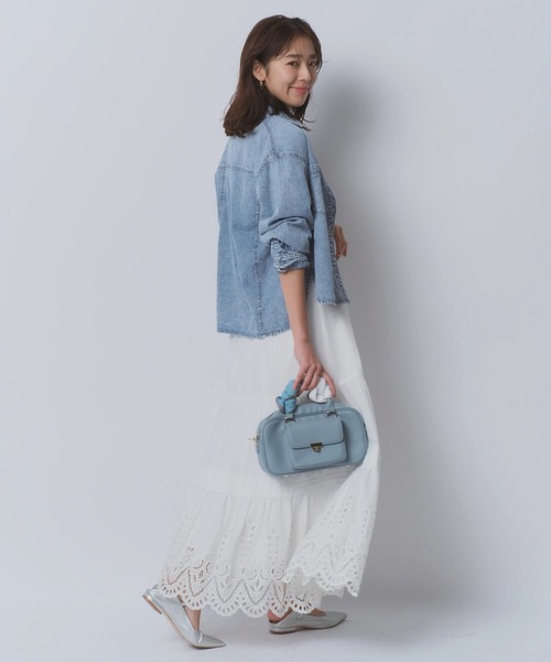 JUSGLITTY（ジャスグリッティー）の「クロップドデニムシャツ（シャツ/ブラウス・レディース・ブルー系その他3/ライトブルー/ピンク/サックスブルー・2/1）」の9枚目の写真