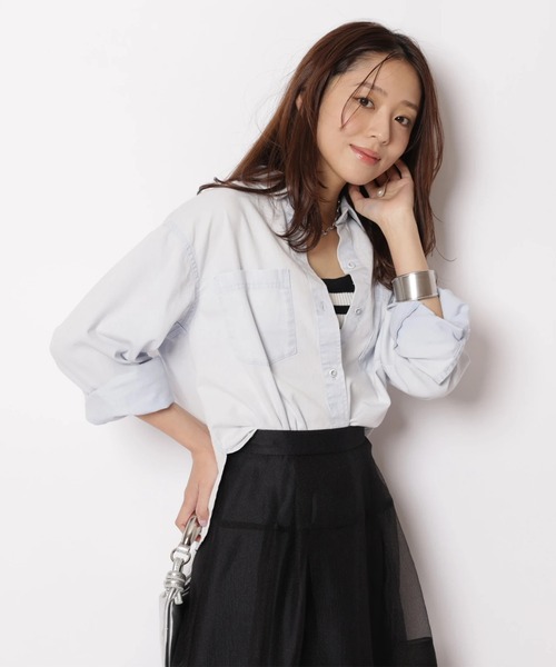 今期　新作　ジャスグリッティー  クロップド　デニム　シャツ　M  新品 クロップドデニムシャツ（シャツ/ブラウス）｜JUSGLITTY（ジャス