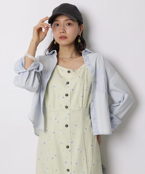 JUSGLITTY（ジャスグリッティー）の「クロップドデニムシャツ（シャツ/ブラウス・レディース・ブルー系その他3/ライトブルー/ピンク/サックスブルー・2/1）」の14枚目の写真