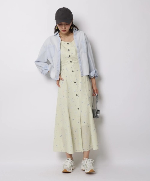 JUSGLITTY（ジャスグリッティー）の「クロップドデニムシャツ（シャツ/ブラウス・レディース・ブルー系その他3/ライトブルー/ピンク/サックスブルー・2/1）」の18枚目の写真