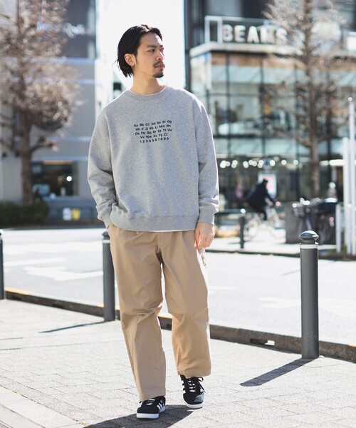 B:MING by BEAMS（ビーミングバイビームス）の「アルファベット プリント クルーネック スウェット（スウェット・メンズ・オフホワイト/ライトグレー・SMALL/LARGE/X-LARGE/MEDIUM）」の18枚目の写真