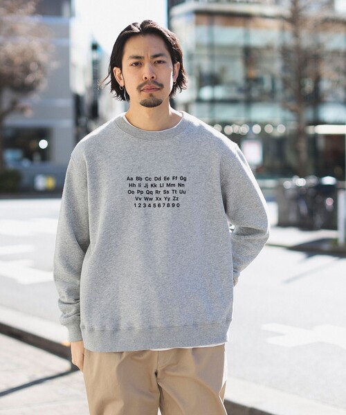 B:MING by BEAMS（ビーミングバイビームス）の「アルファベット プリント クルーネック スウェット（スウェット・メンズ・オフホワイト/ライトグレー・SMALL/LARGE/X-LARGE/MEDIUM）」の16枚目の写真