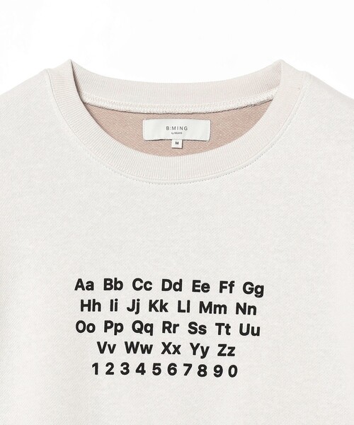 B:MING by BEAMS（ビーミングバイビームス）の「アルファベット プリント クルーネック スウェット（スウェット・メンズ・オフホワイト/ライトグレー・SMALL/LARGE/X-LARGE/MEDIUM）」の6枚目の写真