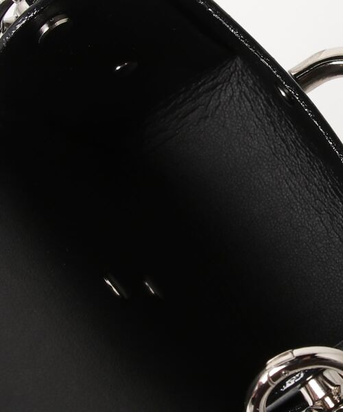 【新品未使用】TOGA PULLA チェーンレザー ショルダーバッグ ブラック TOGA（トーガ）の「TOGA PULLA Chain mini bag（ショルダー
