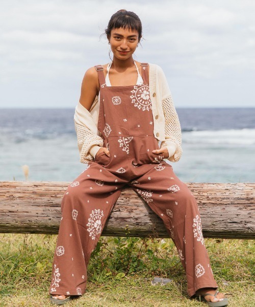 ROXY(ロキシー)の「SWEET NOTE PRINTED/ロキシーマルチフラワーパターンワイドフィットサロペット(サロペット/オーバーオール・レディース・ブラウン・LARGE/MEDIUM/SMALL)」の5枚目の写真