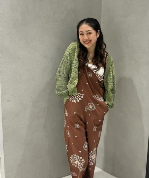 ROXY(ロキシー)の「SWEET NOTE PRINTED/ロキシーマルチフラワーパターンワイドフィットサロペット(サロペット/オーバーオール・レディース・ブラウン・LARGE/MEDIUM/SMALL)」の7枚目の写真