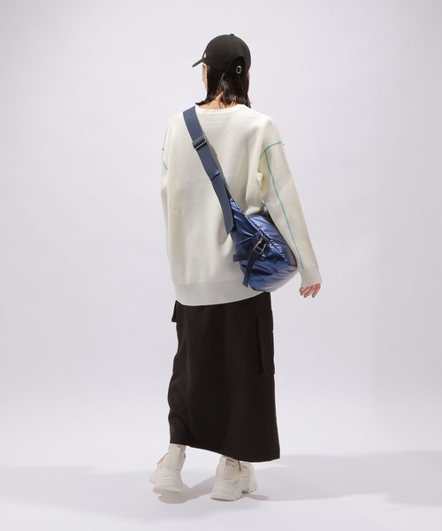 PAGEBOY(ページボーイ)の「ルーズスウェットニット/WEB限定カラーあり(ニット/セーター・レディース・オフホワイト/グレー/ブルー/オレンジ系その他/ブラック・FREE)」の12枚目の写真