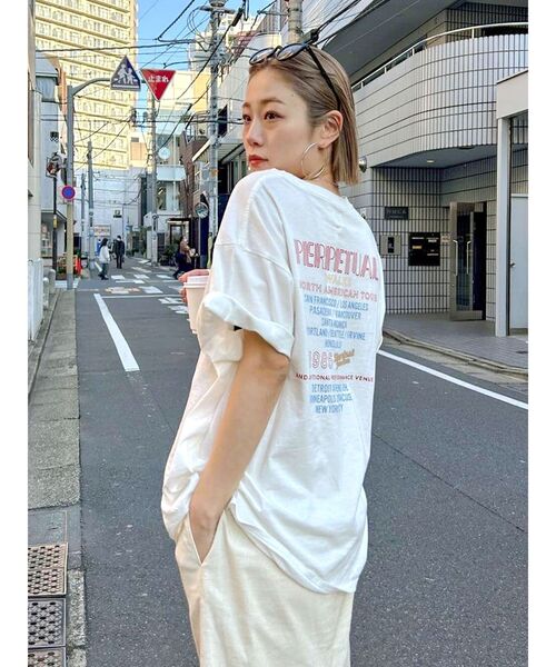 Ungrid(アングリッド)の「ツアーロゴルーズTee(Tシャツ/カットソー・レディース・オフホワイト/チャコールグレー/オレンジ/パープル/グリーン・FREE)」の20枚目の写真